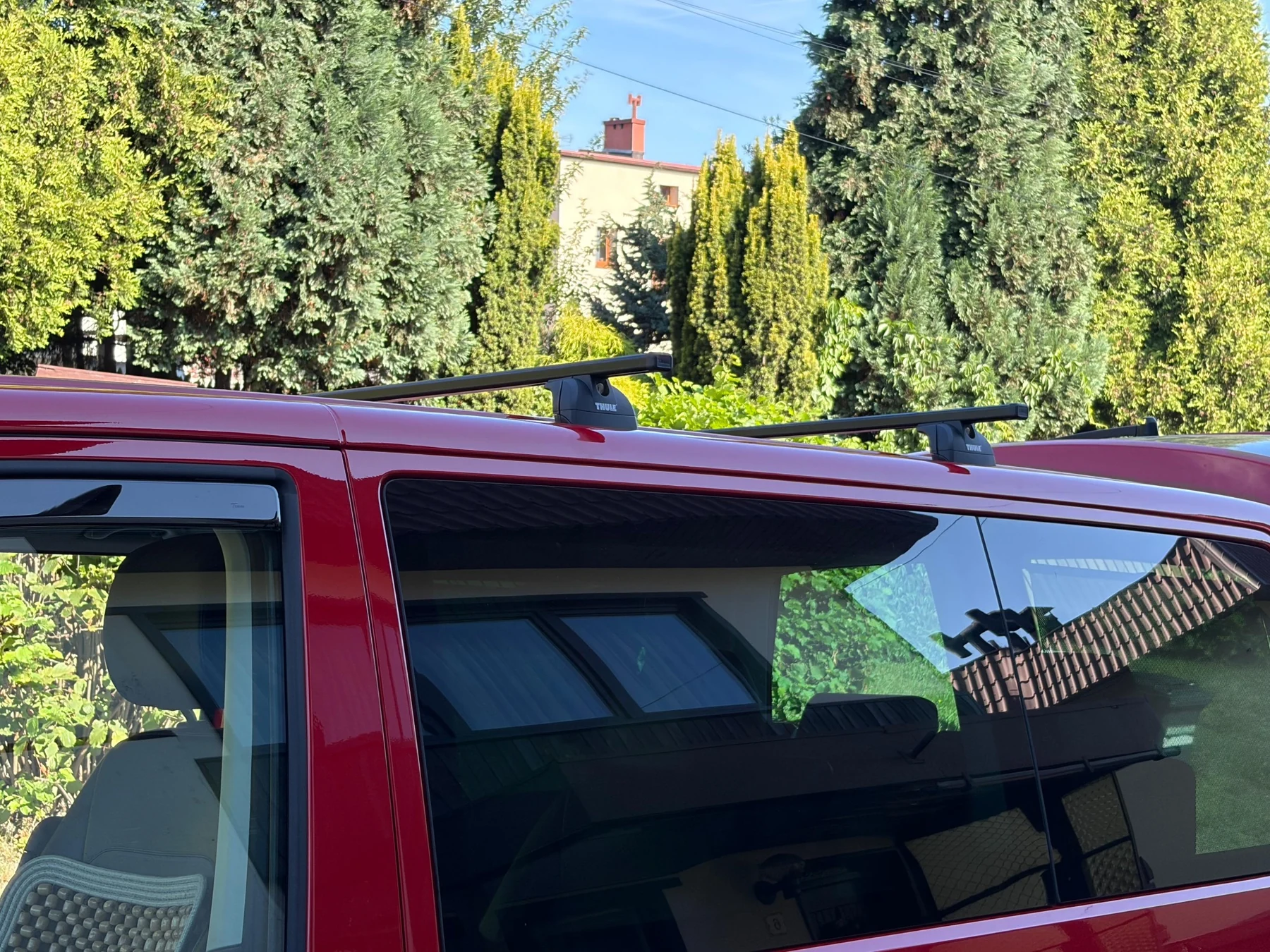 Volkswagen Multivan z belkami dachowymi Thule